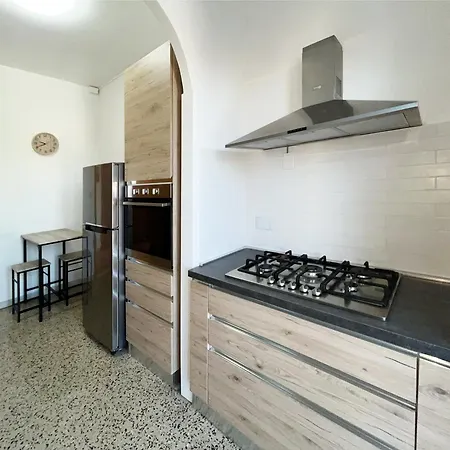 Apartment La Casa Di Edy - Metro Malatesta